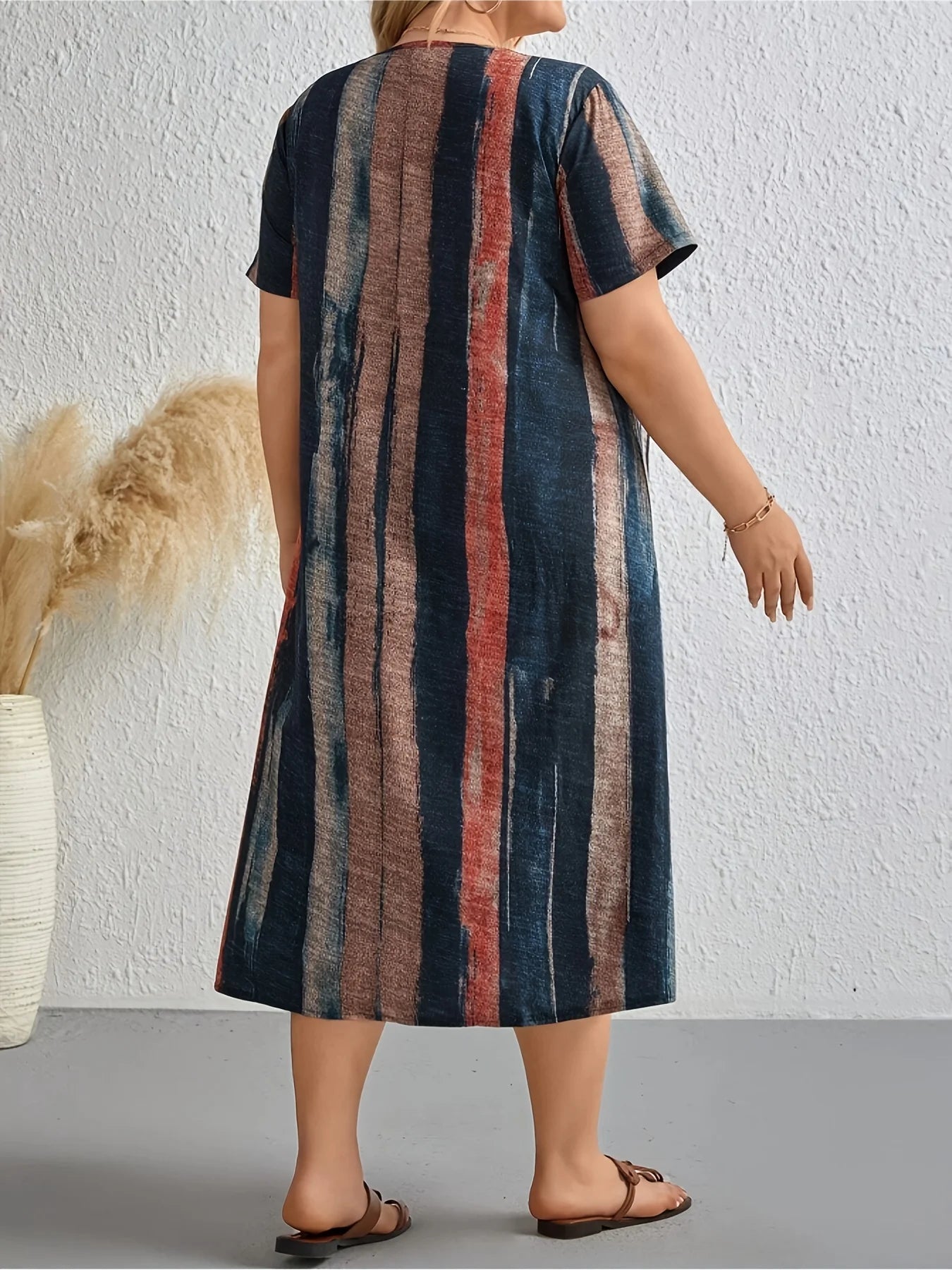 Plus-Size Women’s Multicolored Sleeveless Printed Dress – Casual Round Neck for Spring, Summer, and Fall